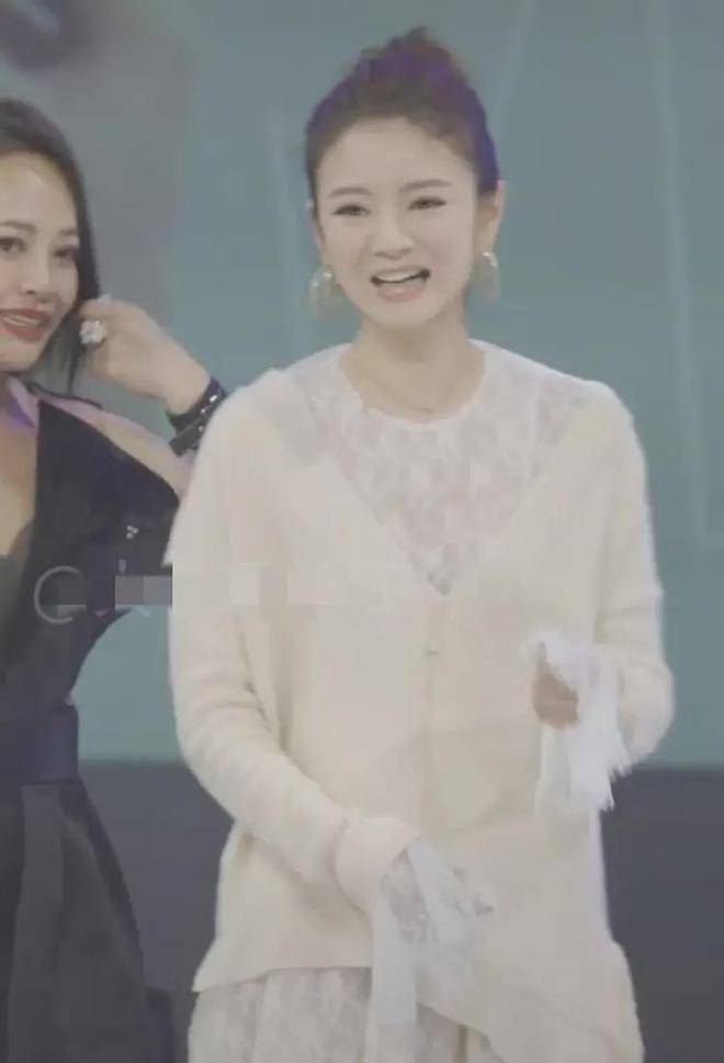 老公被捕后,43岁安以轩复出满脸不自信,当初嫁给汪小菲会怎样?(安以轩老公哪一年的)