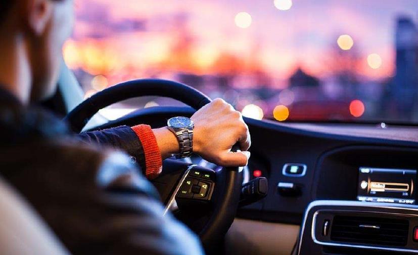 自动挡点火起步正确姿势,步骤错了毁车?老司机告诉你-自动挡点火起步怎么操作