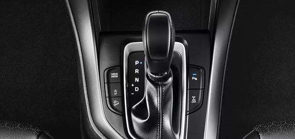 自动挡点火起步正确姿势,步骤错了毁车?老司机告诉你-自动挡点火起步怎么操作