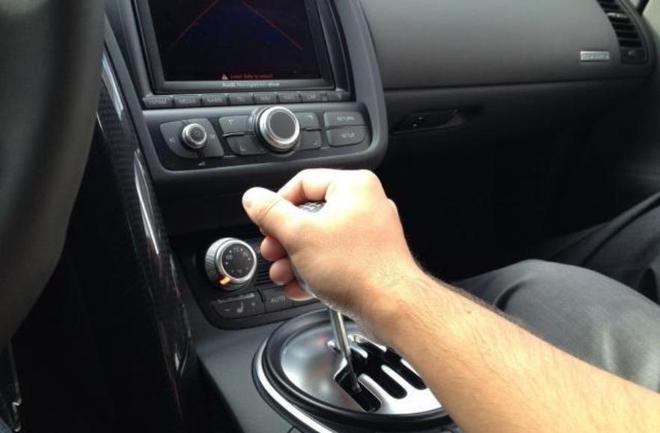 奉上一份新手福音:教你手动挡又快又不熄火的起步方法!-手动挡怎么快速起步不熄火