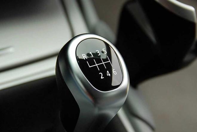 奉上一份新手福音:教你手动挡又快又不熄火的起步方法!-手动挡怎么快速起步不熄火