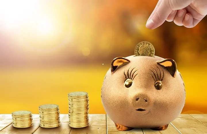 90后报复性存款,竟不敌00后?00后是90后的2.25倍!专家急了!(90后00后负债)