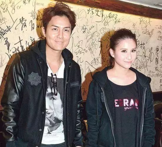 窦骁与赌王“最美千金”甜蜜公开恋情 介绍人是奚梦瑶?-赌王孙女婿窦