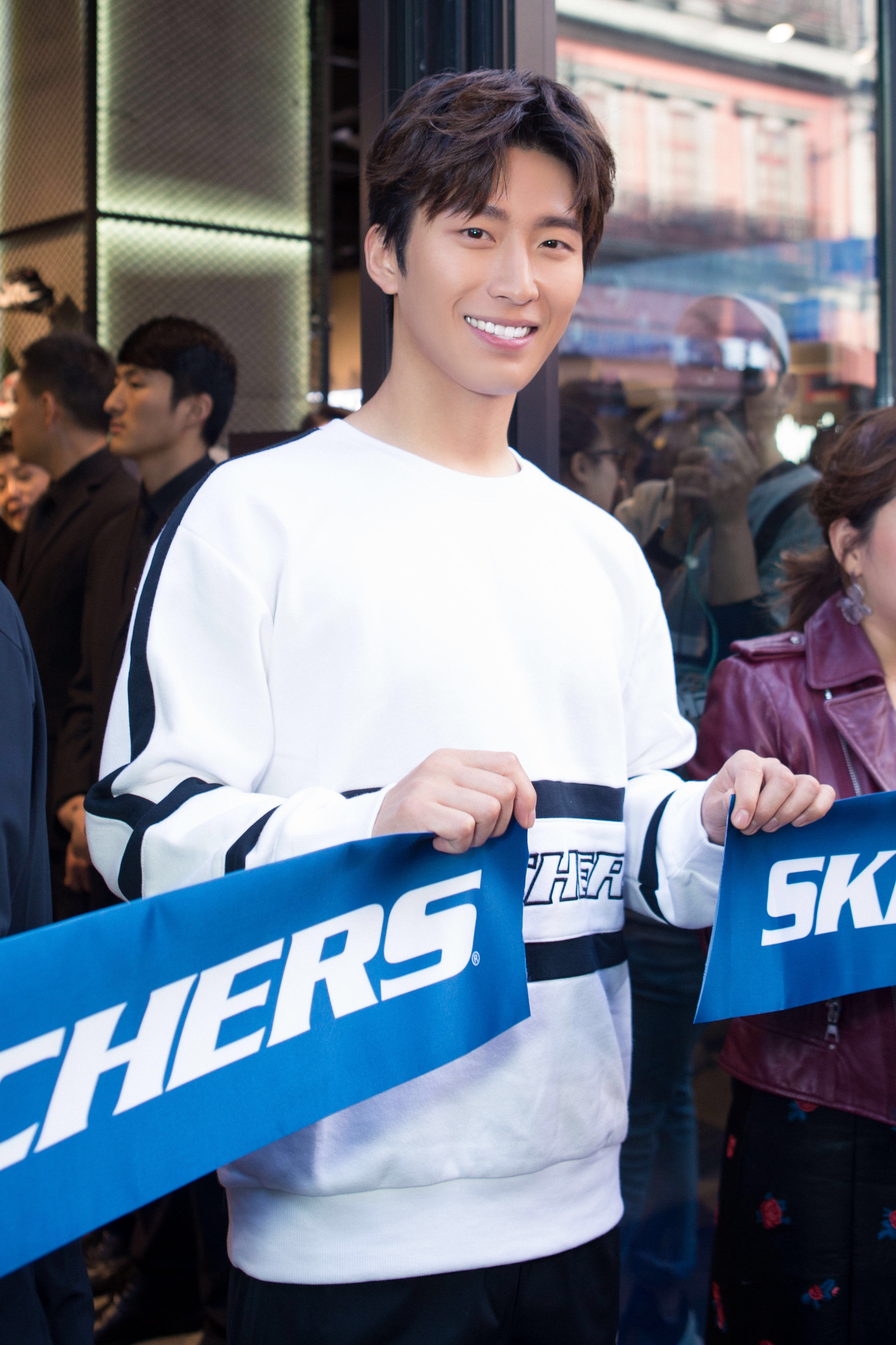 身家400亿,与吴克群相恋4年的何超莲,为什么转身嫁给了窦骁?-窦骁个人资产多少亿