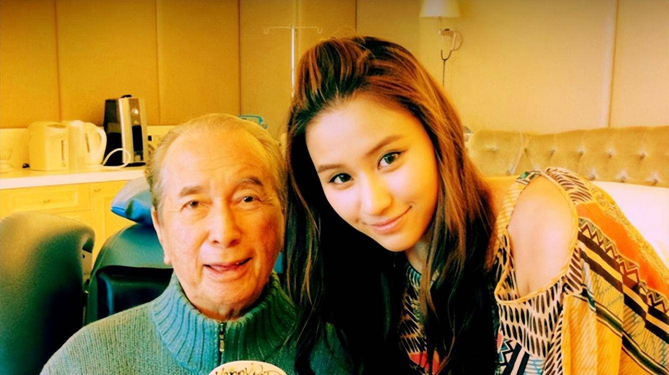 身家400亿,与吴克群相恋4年的何超莲,为什么转身嫁给了窦骁?-窦骁个人资产多少亿