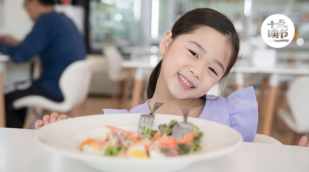 “女儿的救命药,被妈妈换成了维生素”:她的故事,揭露中国父母的通病(女儿救救)