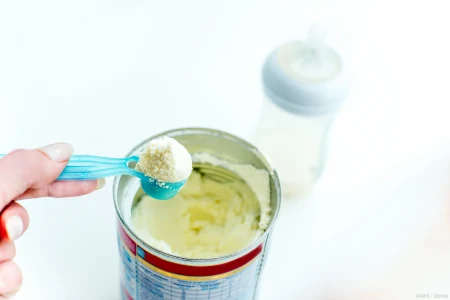 如何选择合适的婴儿奶粉品牌?-如何选择合适的婴儿奶粉品牌呢女孩