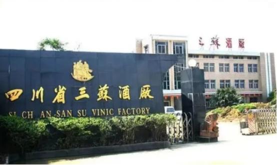 白酒瓶身有3个“记号”,甭管价格多便宜,都是100%纯酿,放心喝-白酒瓶高度多少尺寸