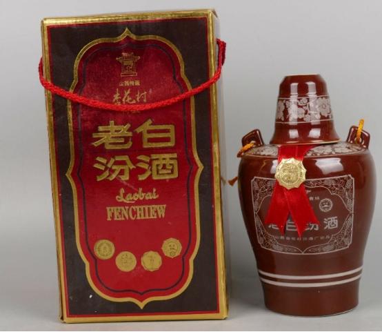 白酒瓶身有3个“记号”,甭管价格多便宜,都是100%纯酿,放心喝-白酒瓶高度多少尺寸