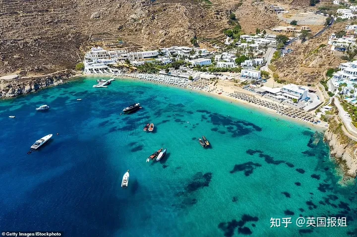 英国22岁富二代离奇死亡!直升机螺旋桨削掉头部,调查员:怪他想自拍(英国富二代的纪录片是什么)