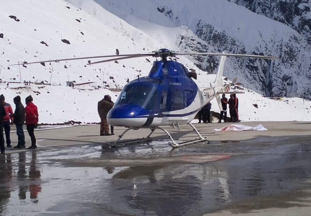 印官员自拍时遭直升机叶片“斩首”,想起一句话是不作不死(印度直升机被击落)