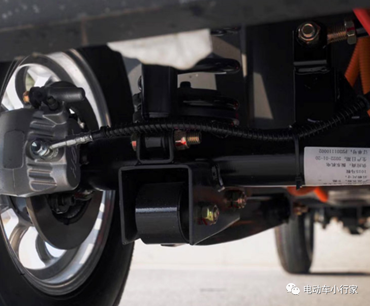 2款低速四轮电动车来了,实用性强,主打老年人代步,7499起步!-2020年低速四轮电动车排行榜前十名有哪些