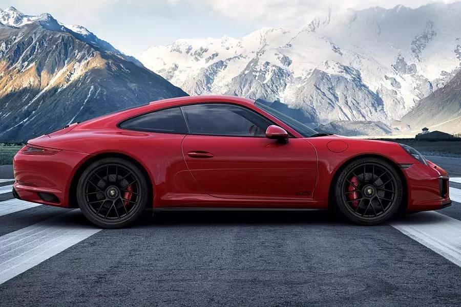 原版引进无阉割!保时捷 911 GTS 全系更新:Porsche 991.2 GTS '2018(保时捷911全方位介绍)