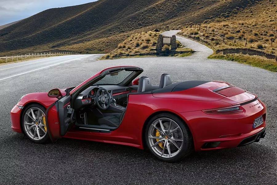 原版引进无阉割!保时捷 911 GTS 全系更新:Porsche 991.2 GTS '2018(保时捷911全方位介绍)