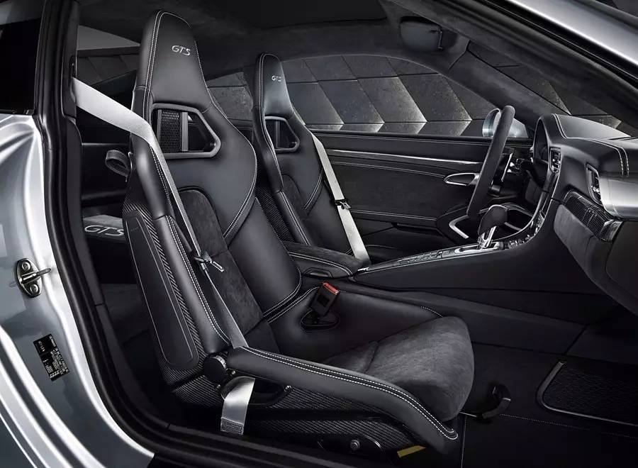 原版引进无阉割!保时捷 911 GTS 全系更新:Porsche 991.2 GTS '2018(保时捷911全方位介绍)