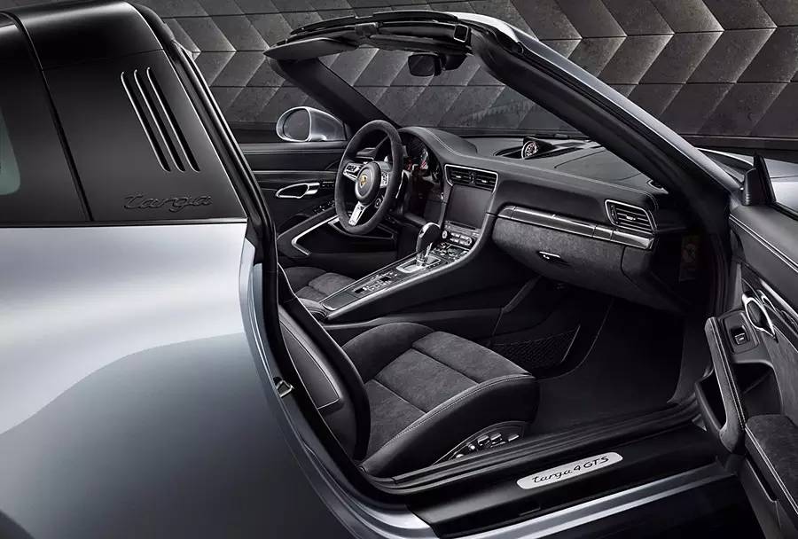 原版引进无阉割!保时捷 911 GTS 全系更新:Porsche 991.2 GTS '2018(保时捷911全方位介绍)