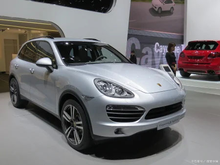 2024款保时捷Macan闪亮登场,比奥迪Q7还漂亮,搭2.9T+四驱(新款保时捷macan价格)