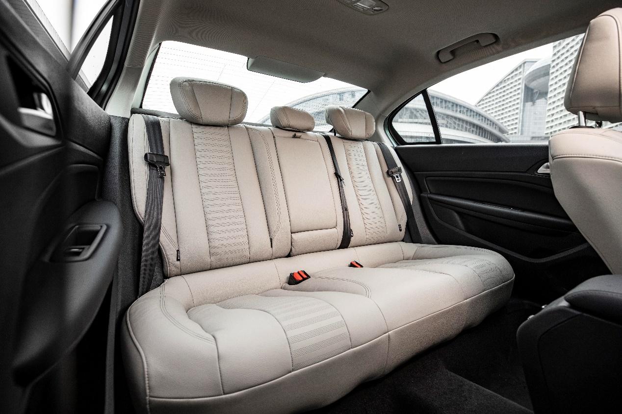 合资品质,国产车的价格! 东风标致408竞争力解析!(东风标致4082019款)