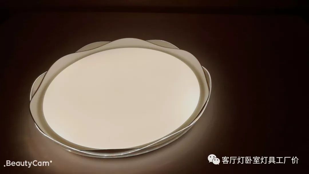 家用吸顶灯客厅灯卧室灯多大尺寸多少瓦数合适?-家用卧室吸顶灯一般多少瓦够用