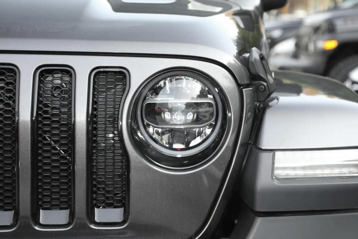 2.0T爆发266马力,标配8AT,JEEP牧马人到底值不值得选?(jeep 牧马人 2021)