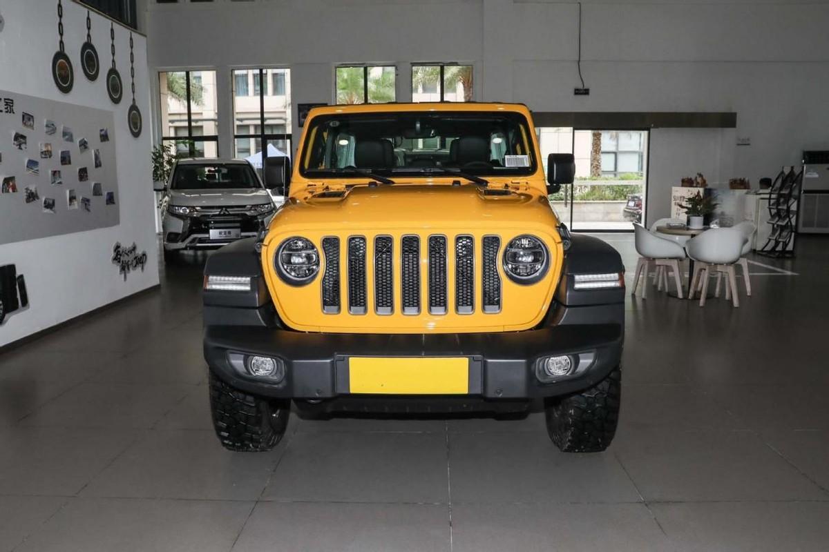 不到45万起,纯进口硬派越野SUV,配2.0T+8AT,牧马人值得选吗?(越野车jeep牧马人高配多少钱一辆)