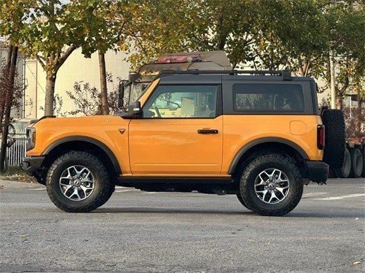 2023款福特烈马2.3T两门越野秒杀牧马人(福特烈马2.7t)