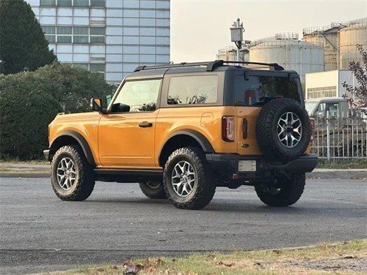 2023款福特烈马2.3T两门越野秒杀牧马人(福特烈马2.7t)