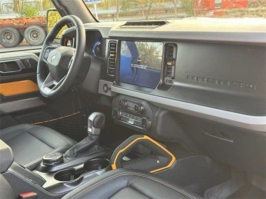 2023款福特烈马2.3T两门越野秒杀牧马人(福特烈马2.7t)