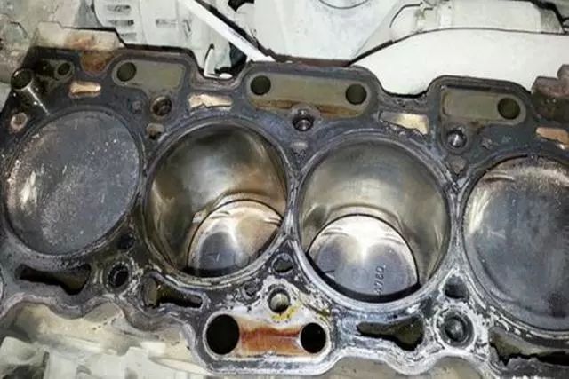 汽车油改气对车辆有影响吗?修车师傅拆开发动机后,说出真实情况-汽车油改气的利与弊安全吗