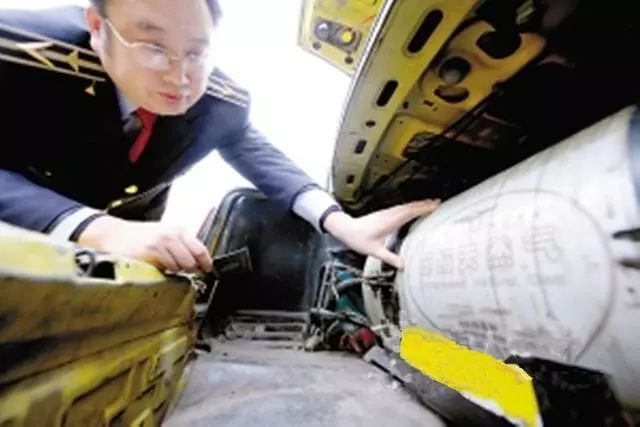 汽车油改气对车辆有影响吗?修车师傅拆开发动机后,说出真实情况-汽车油改气的利与弊安全吗