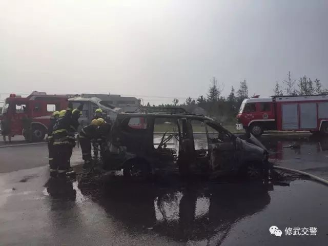 车改气的一定要小心,汽车瞬间燃烧致1人受伤!-汽车改气有什么危害