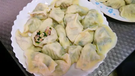韭菜和它一起包饺子,味道美极了,比三鲜馅更鲜,味精都不用放了(韭菜配什么馅包饺子好吃)