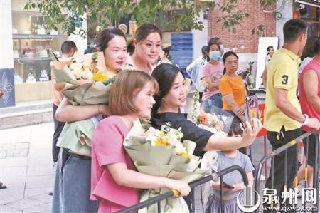 高考落幕 泉州近5万名考生为人生中的大考画下句号(泉州高考学生人数多少)