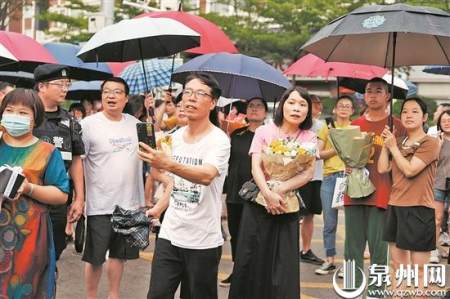 高考落幕 泉州近5万名考生为人生中的大考画下句号(泉州高考学生人数多少)