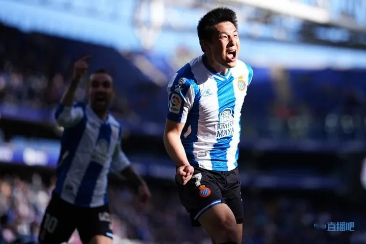 沪媒:默默付出总有回报,武磊替补绝杀证明自己(武磊复出替补登场时间)