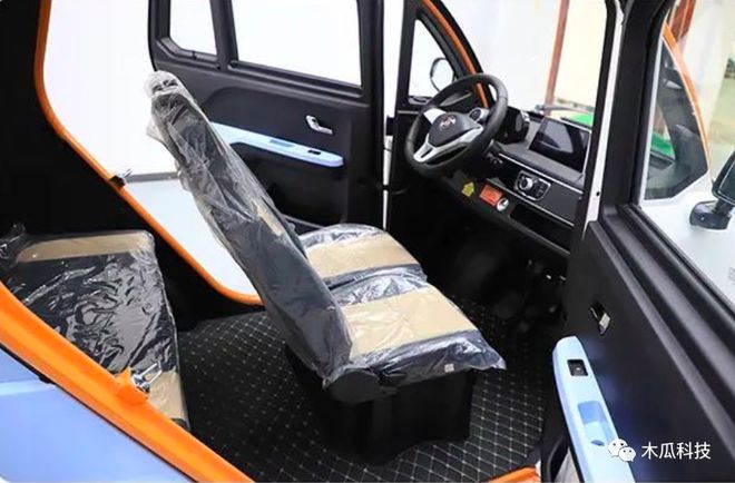 2款四轮老年代步车来了,起步有劲,最大续航220公里!还配空调(四轮老年代步车哪种续航最长)