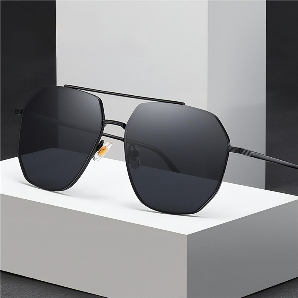 【司机镜】开车太阳镜偏光好还是不偏光好?-太阳镜偏光和不偏光的区别在哪里