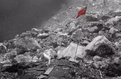 5.12 让我们铭记这个日子!(让我们铭记这一刻英语)