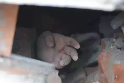 5.12 让我们铭记这个日子!(让我们铭记这一刻英语)