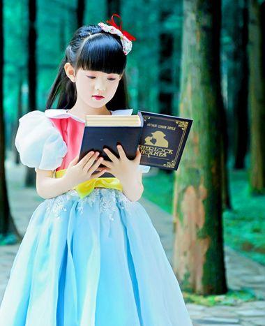 2016夏季小学女生长发扎发,淑女也是从小养成的!-小学生女生扎头发简单又好看图片