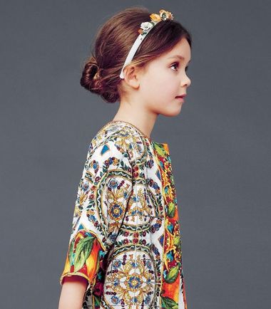 2016夏季小学女生长发扎发,淑女也是从小养成的!-小学生女生扎头发简单又好看图片