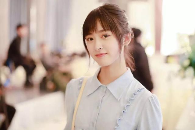 青春有活力的4款发型!学生党和上班族都可以,减龄又好看-青春头发造型