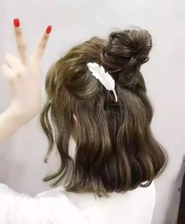 青春有活力的4款发型!学生党和上班族都可以,减龄又好看-青春头发造型