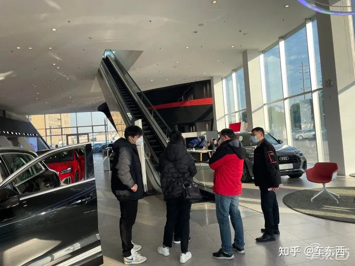 BBA电动车集体大降价!实探4S店:顾客依旧不买账-bba纯电动为何销量不好呢