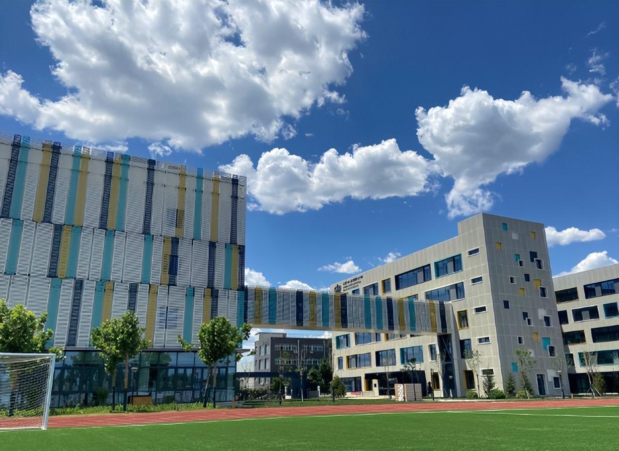 2023年北京国际学校高中入学政策,你了解多少?(在北京上国际高中每年大概多少费用?)