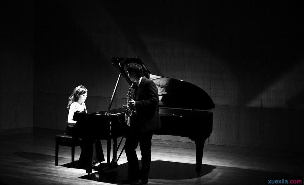 初学钢琴如何练习指法,每天练习哦大家就会了,试一试(初学钢琴怎么练指法视频教学)