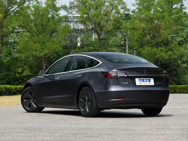 新能源汽车的“搅局者”?Model 3又开始降价了?(新能源model3价格)