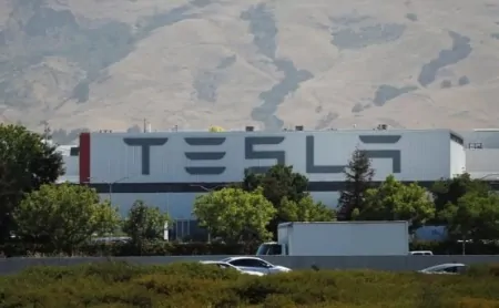 特斯拉降价惹雷诺CEO不满:有损消费者对电动车的信心(特斯拉电动车降价时间)