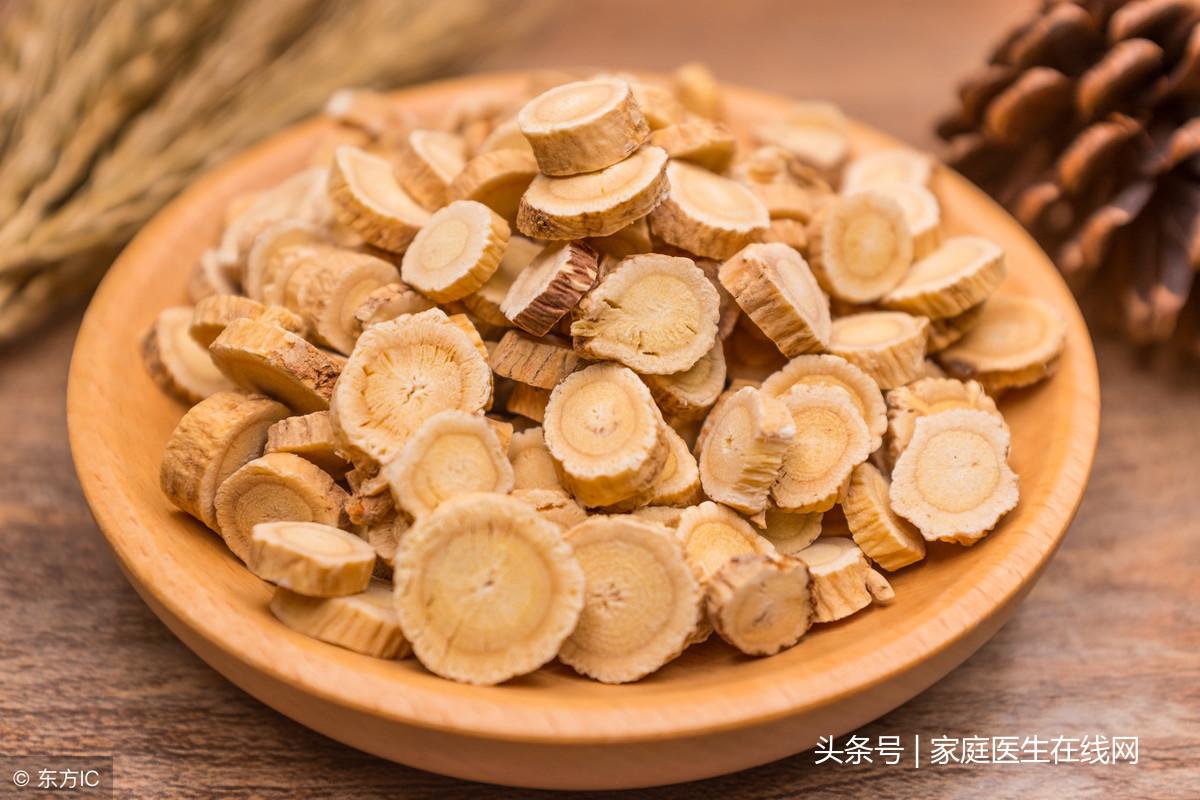 长期用黄芪泡水的人,已经尝到这4个甜头,现在分享给你(用黄芪泡水喝,不仅能抗衰老)