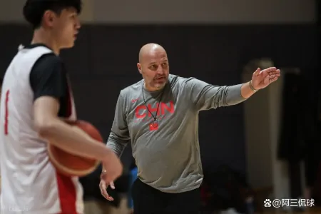 CCTV5直播男篮世预赛,周琦迎战哈萨克斯坦,乔帅或打劲敌2个短板-cctv5直播男篮球